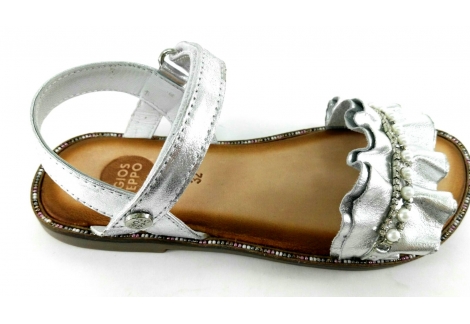 Sandalia piel plata perlas