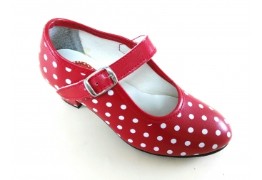 Zapato de baile rojo con lunares blancos