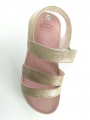 Sandalia con velcro rosada yumas