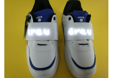 Mustang depotivo blanco y azul personalizado