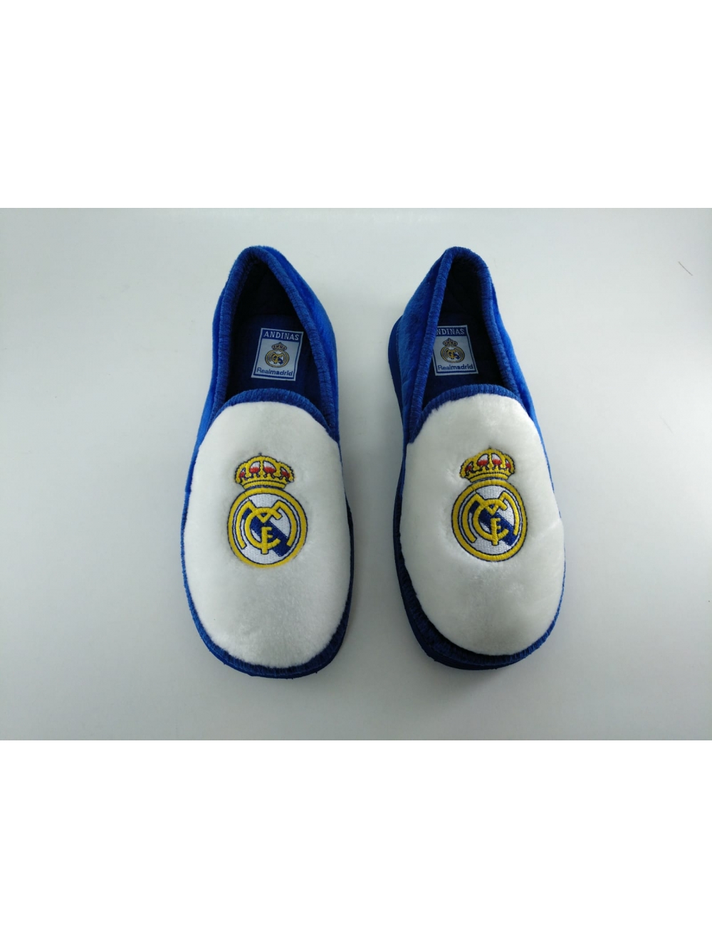 Zapatillas invierno andar por casa Real Madrid