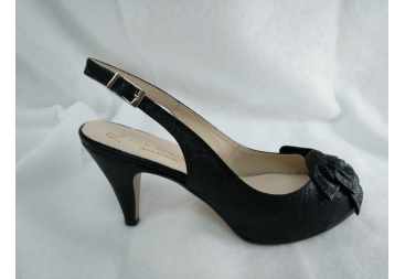 Zapato en color negro Ana Román