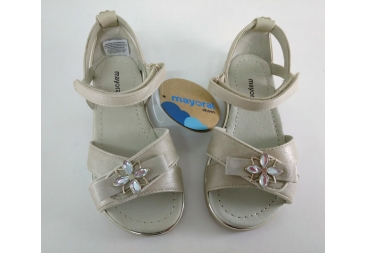 Sandalia platino Mayoral
