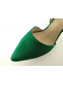 Zapato punta cerrada verde tacón piedras