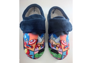 Los vengadores zapatilla niño