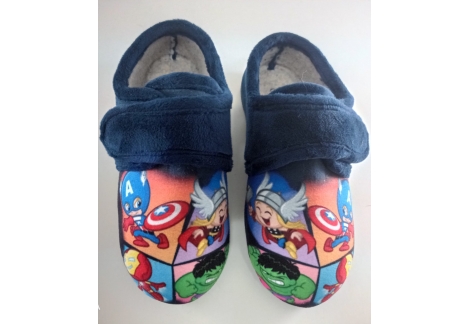 Los vengadores zapatilla niño